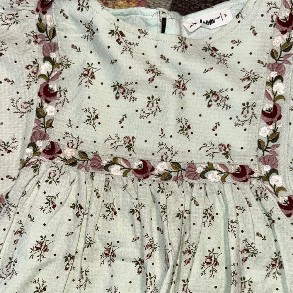 In Bloom Light Green Blouse with Floral Accents NWOT - Picture 6 of 10